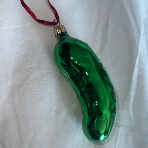 Christmas Pickle Tree Ornament, Shiny Glass Blown Green Pickle Hanging Ornament - Picture 2 of 5